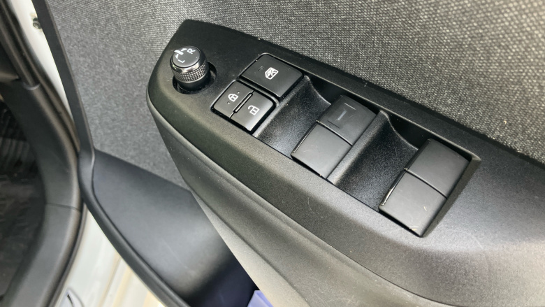 Toyota Yaris 1.5 Hybrid Design 5dr CVT Hybrid Hatchback